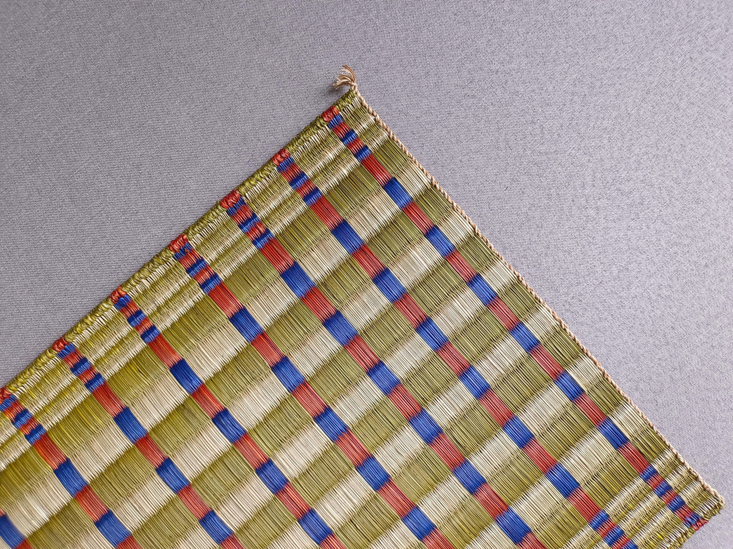 Wholesale set of 2/ 12 Handwoven navy Raffia sisal jute sedge rectangle placemat 11.8x17.7 inches table set handmade yellow navy