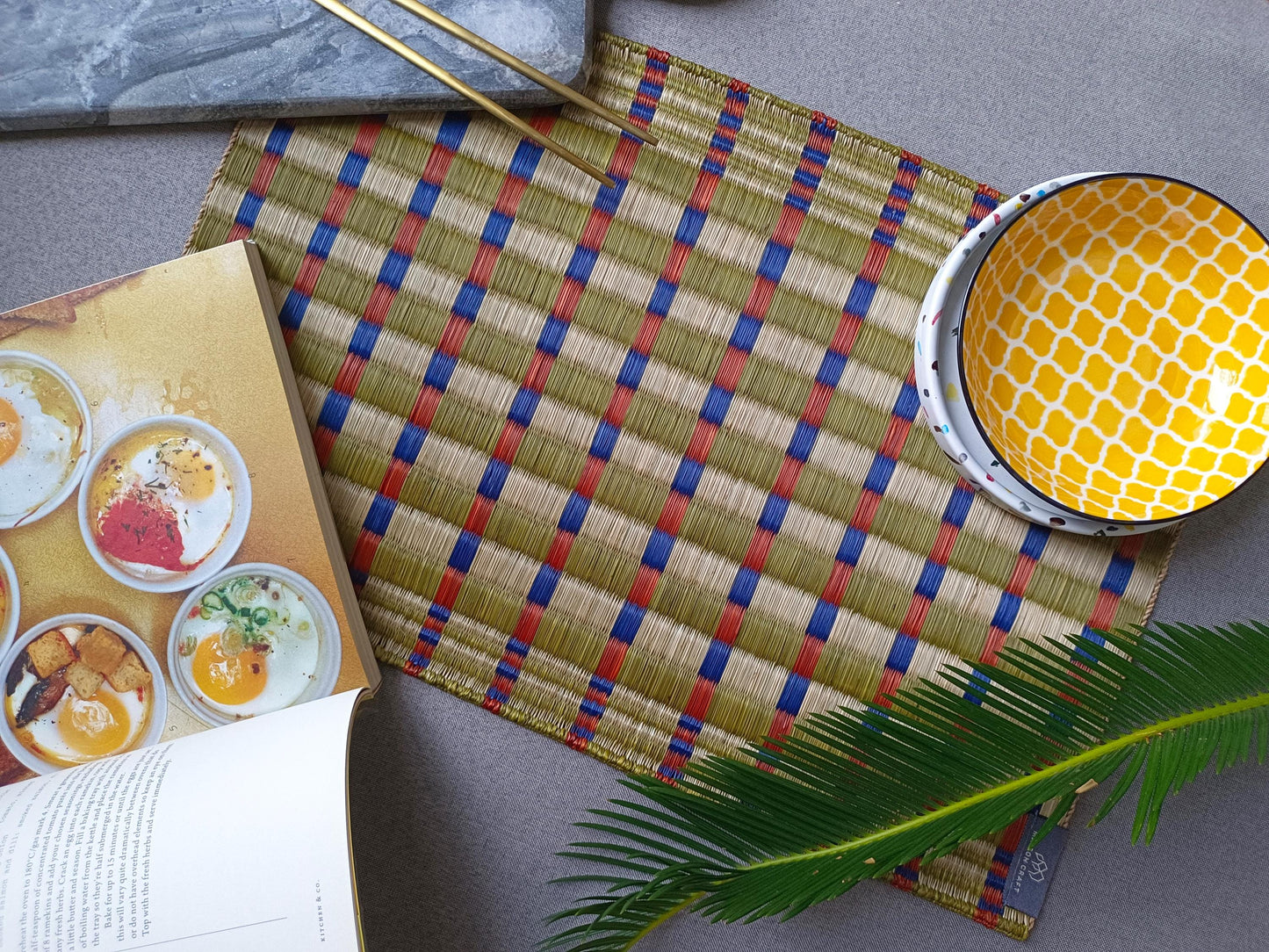 Wholesale set of 2/ 12 Handwoven navy Raffia sisal jute sedge rectangle placemat 11.8x17.7 inches table set handmade yellow navy