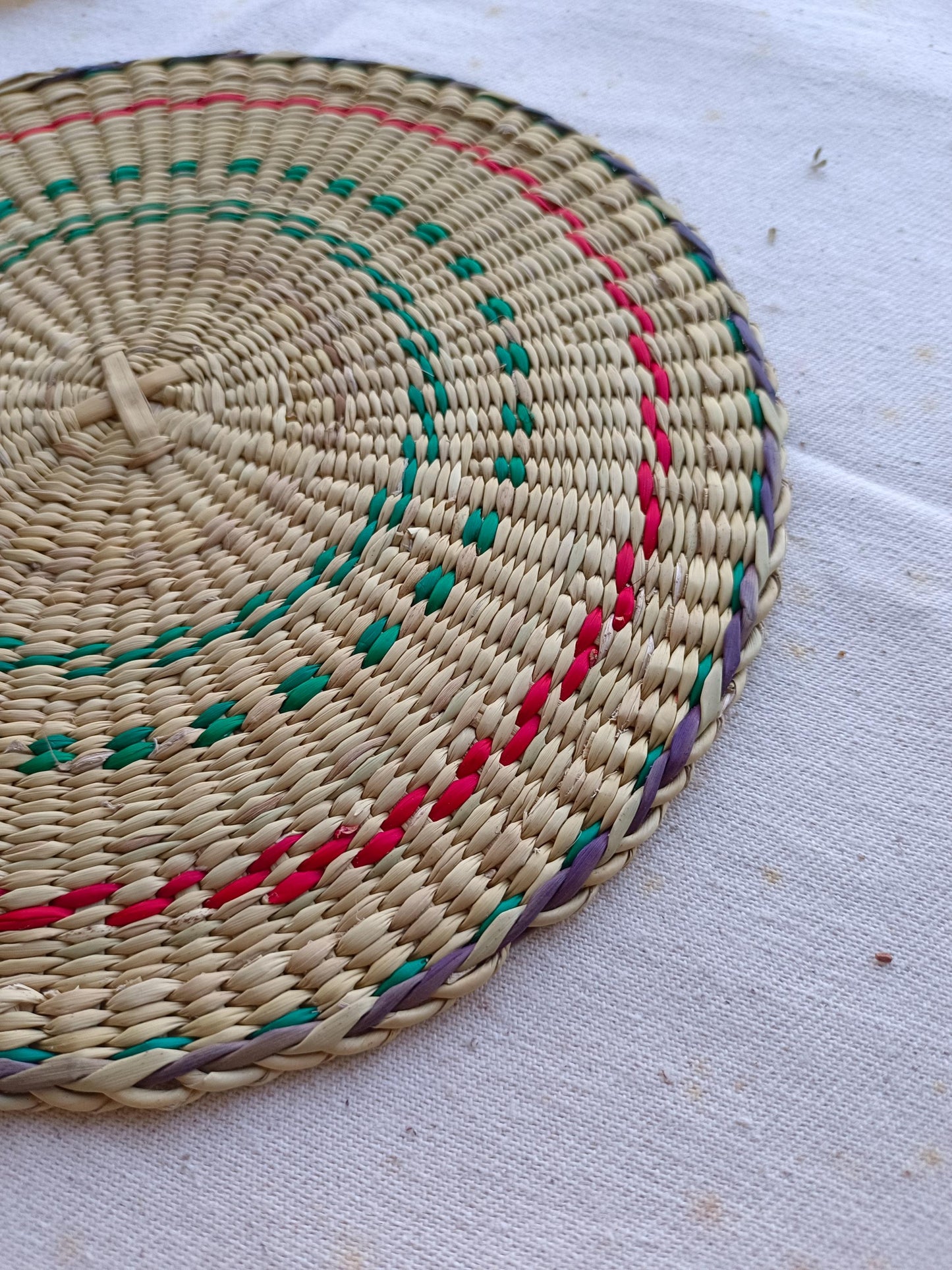 Set of 4/ 20 Pcs Round Handwoven Trivet/ Placemat 9"x9"- Natural and red green